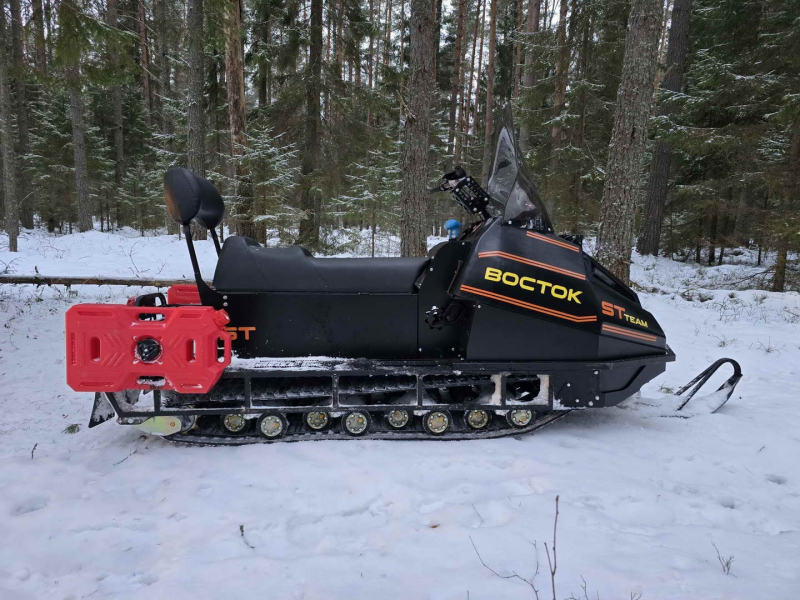 Снегоход Восток с двигателем Lifan