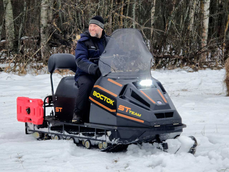Снегоход Восток с двигателем Loncin